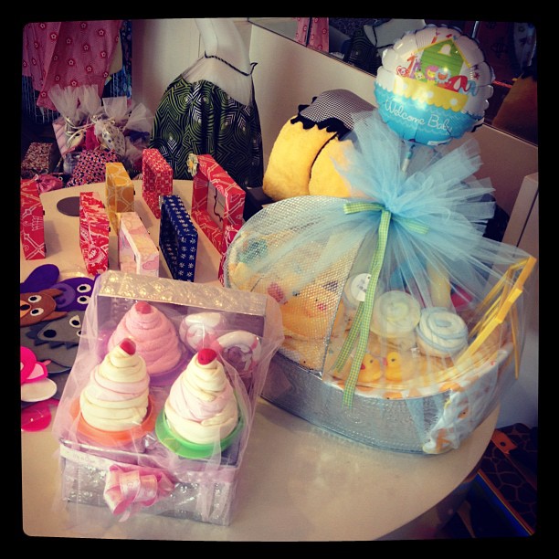 Send ur heartfelt congratulations with a special baby gift package! Delivery service 5213008