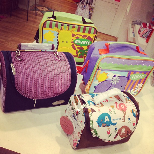 New arrival! Super cute cooler/ lunch bag @ Nenen Baby Shop. Order/ info 7512263